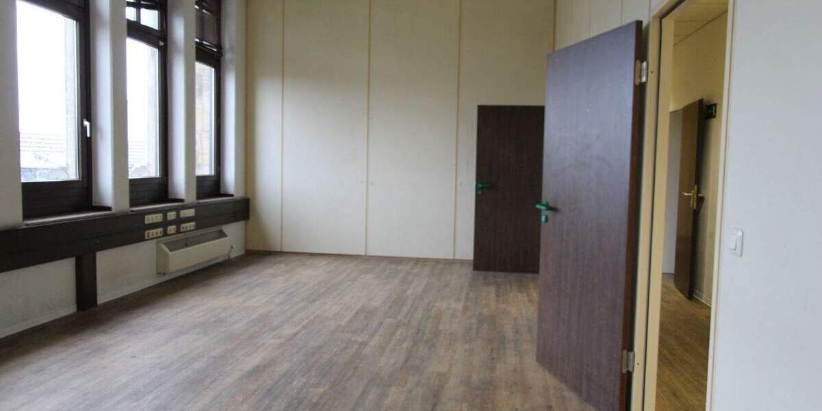 Gewerbeobjekt Krefeld Stadtmitte - 5 Zimmer, 248 m&sup2;, 1.400&euro; | Angebot:25775771