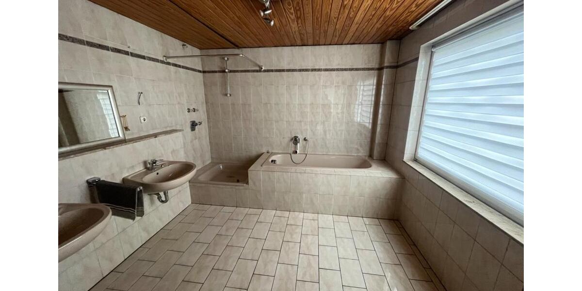 Gewerbeobjekt Langenfeld (Rheinland) - 1.900&euro; | Angebot:24630486