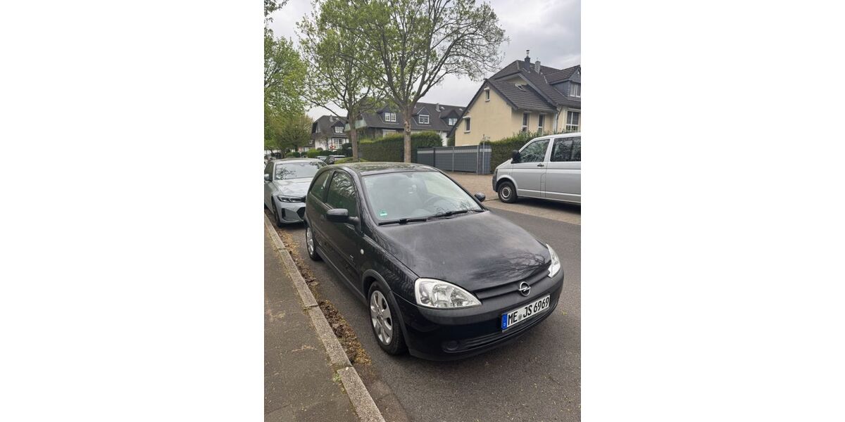 Opel Corsa 121.600 km 1.650 &euro; Ratingen 40885