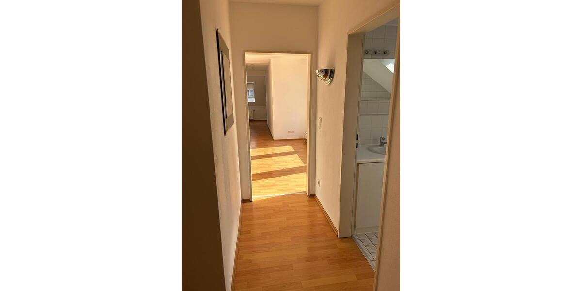 Dachgeschoßwohnung Meerbusch Necklenbroich - 1 Zimmer, 67 m&sup2;, 879&euro; | Angebot:25649527