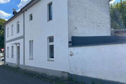 Haus Mönchengladbach West - 8 Zimmer, 219 m&sup2;, 229.000&euro; | Angebot:23938170