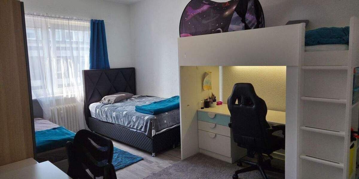 Etagenwohnung Düsseldorf Rath - 3 Zimmer, 92 m&sup2;, 1.250&euro; | Angebot:25774706