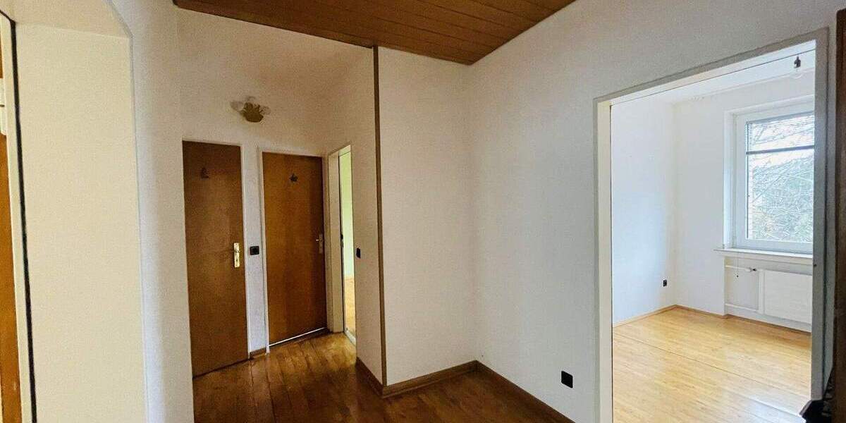 Etagenwohnung Düsseldorf Eller - 3 Zimmer, 90 m&sup2;, 329.000&euro; | Angebot:25738217