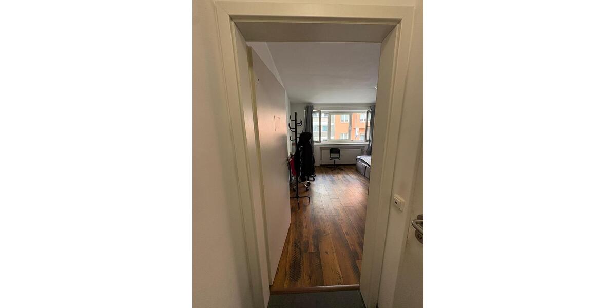 Etagenwohnung Düsseldorf Heerdt - 1.5 Zimmer, 33 m&sup2;, 1.050&euro; | Angebot:25810499