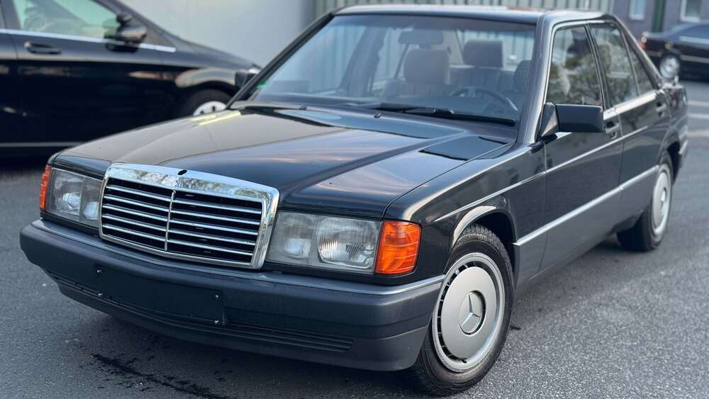 Mercedes-Benz 190 245.317 km 4.999 &euro; Düsseldorf 40591