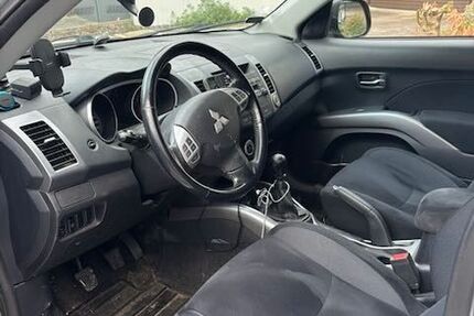 Mitsubishi Outlander 131.000 km 3.750 &euro; Pulheim 50259