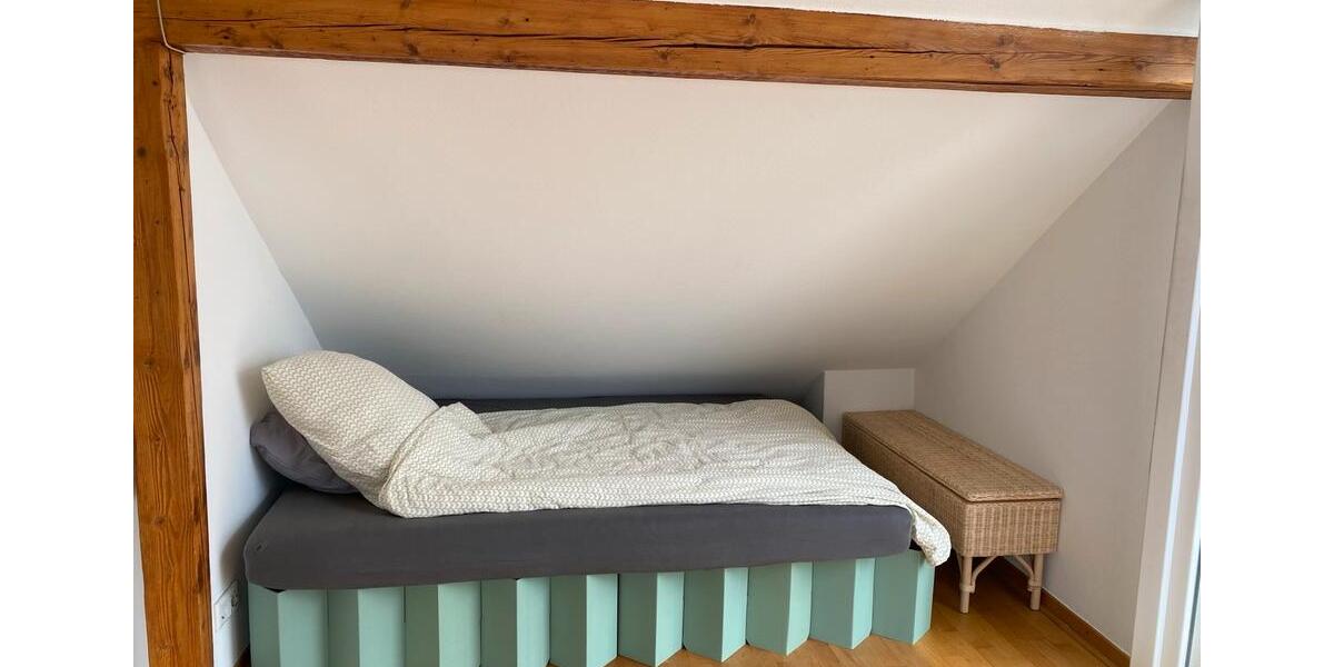 Dachgeschoßwohnung Düsseldorf Stadtbezirk 3 - 1 Zimmer, 48 m&sup2;, 990&euro; | Angebot:26021723