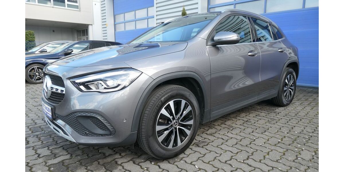 Mercedes-Benz GLA 180 52.821 km 28.850 &euro; Monheim 40789
