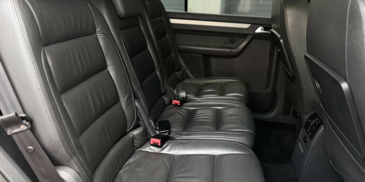 VW Touran R-Line / Leder / 7Sitze / 1.Hd / Navi 125.000 km 11.900 &euro; Mönchengladbach 41066