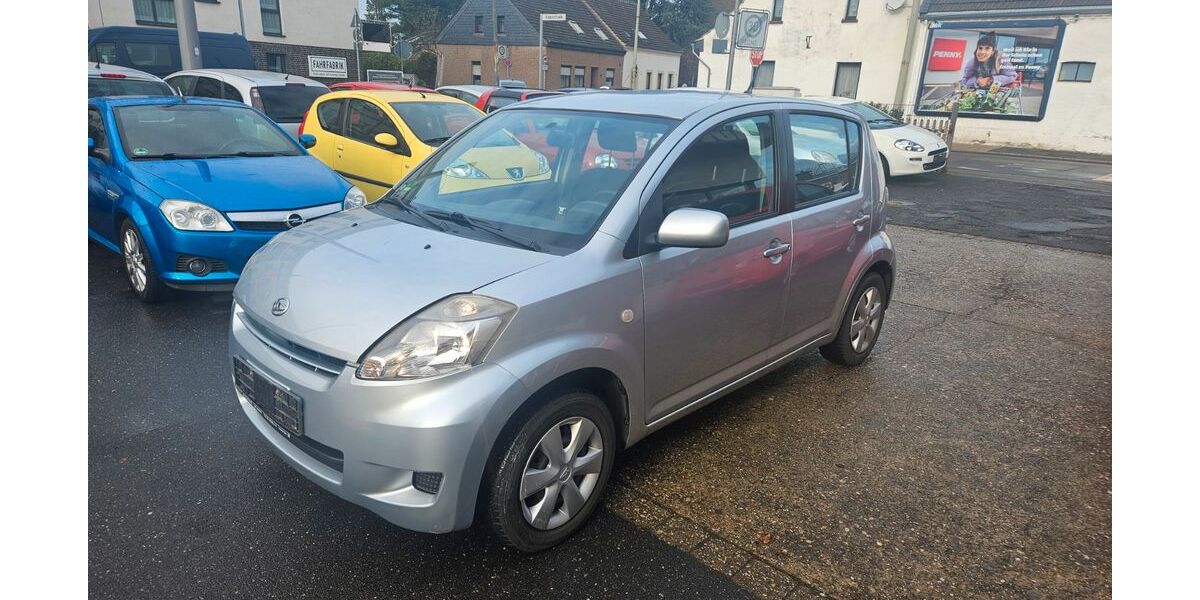 Daihatsu Sirion 89.000 km 2.999 &euro; Krefeld 47807