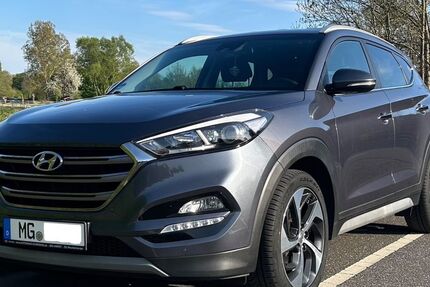 Hyundai TUCSON 121.000 km 14.900 &euro; Mönchengladbach 41066