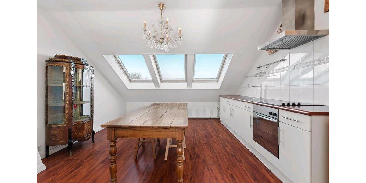 Etagenwohnung Düsseldorf Stadtbezirk 3 - 6 Zimmer, 136 m&sup2;, 500.000&euro; | Angebot:26984302