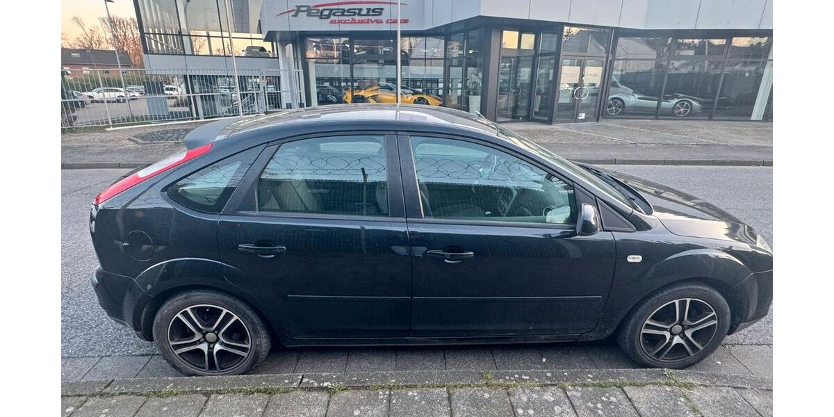 Ford Focus 164.892 km 1.600 &euro; Mönchengladbach 41238