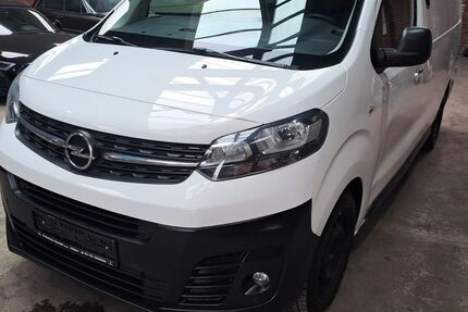 Opel Vivaro 93.217 km 16.980 &euro; Hilden 40721