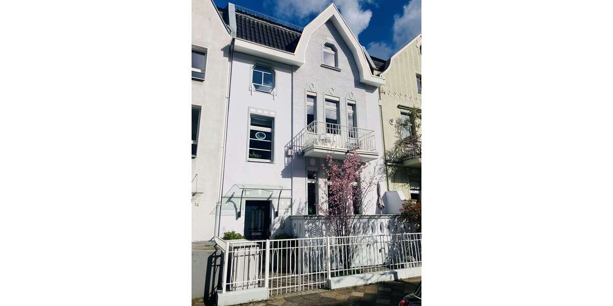 Einfamilienhaus Düsseldorf Heerdt - 8 Zimmer, 228 m&sup2;, 2.950.000&euro; | Angebot:26163421