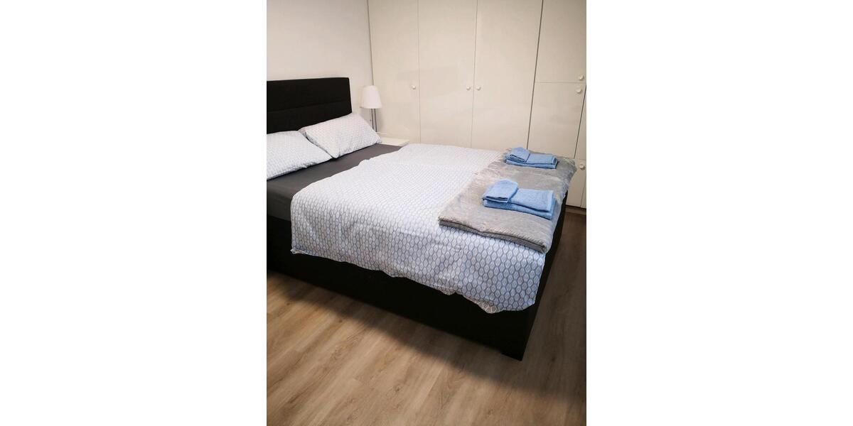 Einfamilienhaus Hilden - 5 Zimmer, 90 m&sup2;, 3.300&euro; | Angebot:25852142