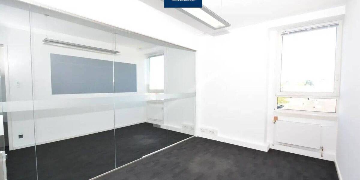 Gewerbeobjekt Düsseldorf Lichtenbroich - 8 Zimmer, 360 m&sup2;, 2.880&euro; | Angebot:26188709
