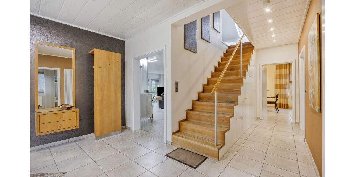 Einfamilienhaus Langenfeld Richrath - 6 Zimmer, 220 m&sup2;, 850.000&euro; | Angebot:25802492