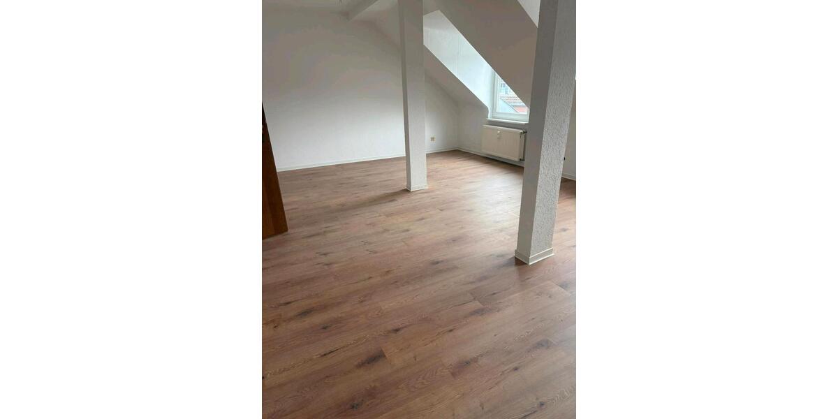 Dachgeschoßwohnung Krefeld - 2.5 Zimmer, 57 m&sup2;, 115.000&euro; | Angebot:26118096