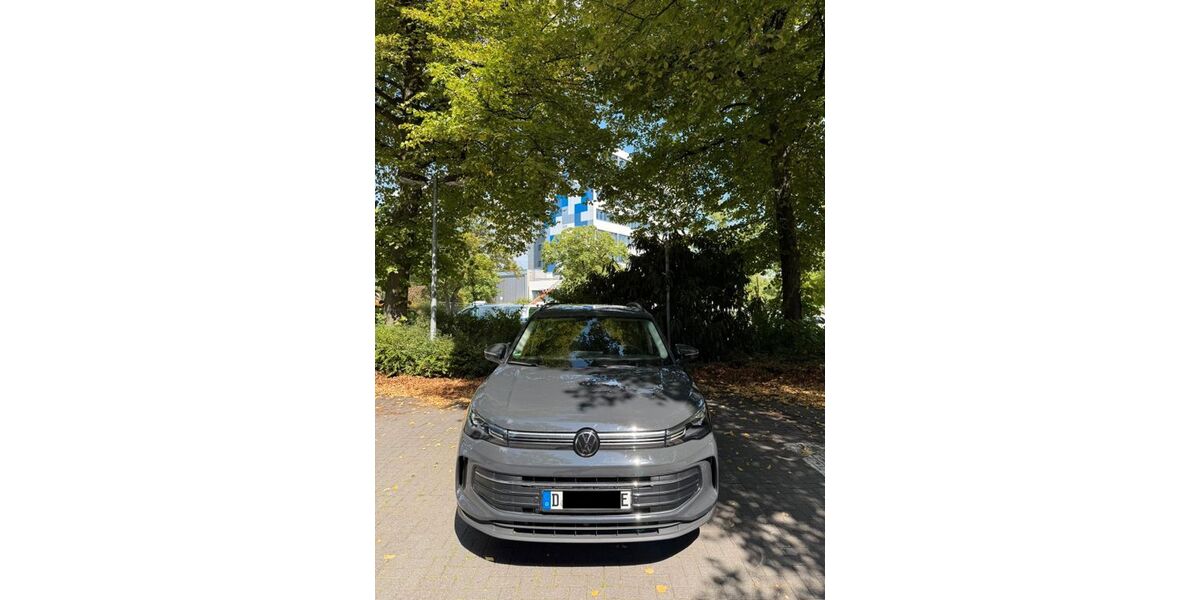 VW Tiguan 9.700 km 43.200 &euro; Düsseldorf 40223
