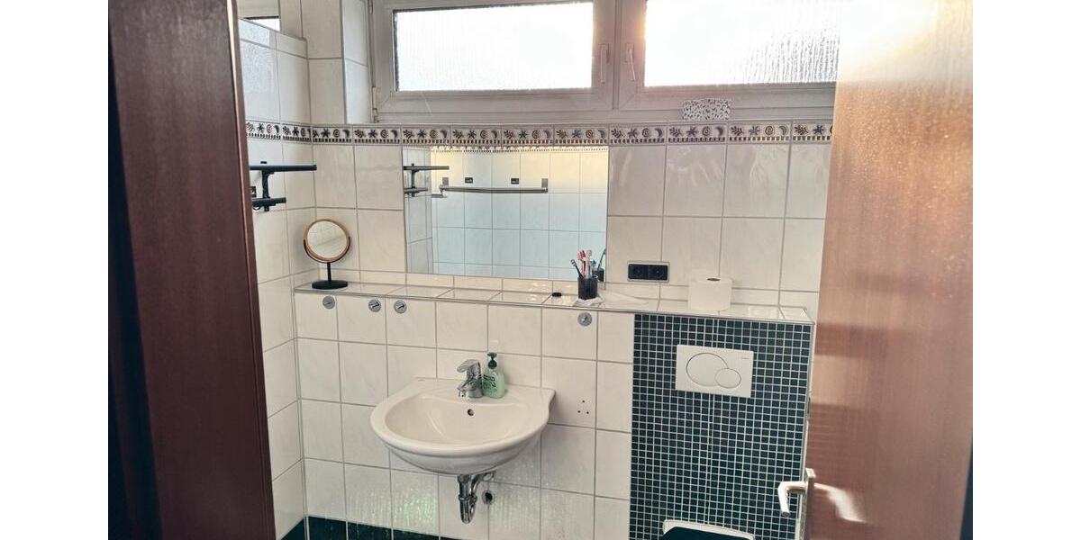 Dachgeschoßwohnung Mönchengladbach Süd - 3.5 Zimmer, 85 m&sup2;, 1.225&euro; | Angebot:25931861