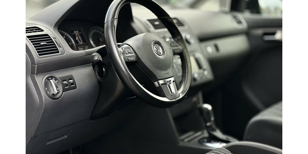 VW Touran Cross / 2,0 TDI / 170 PS / PANO / 7 Sitze 185.000 km 12.790 &euro; Mönchengladbach 41066