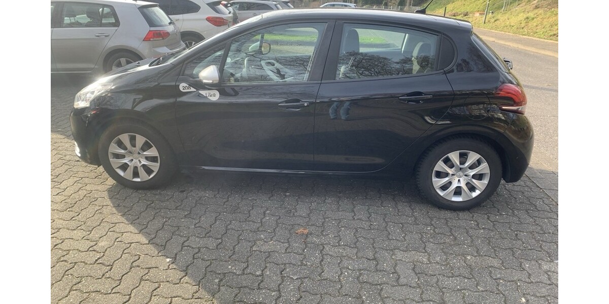 Peugeot 208 85.000 km 8.200 &euro; Wassenberg 41849