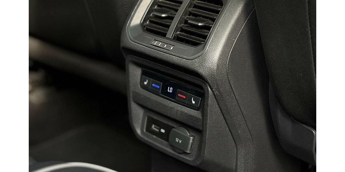 VW Tiguan Allspace R-LIne / 4Motion / Pano / Memory 99.000 km 33.490 &euro; Mönchengladbach 41066