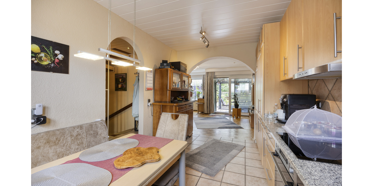 Top gepflegtes Reihenmittelhaus mit gemütlichem Garten, Terrasse und Garage in beliebter Wohnlage - Reihenmittelhaus Pulheim / Brauweiler Brauweiler | Angebot:27285366