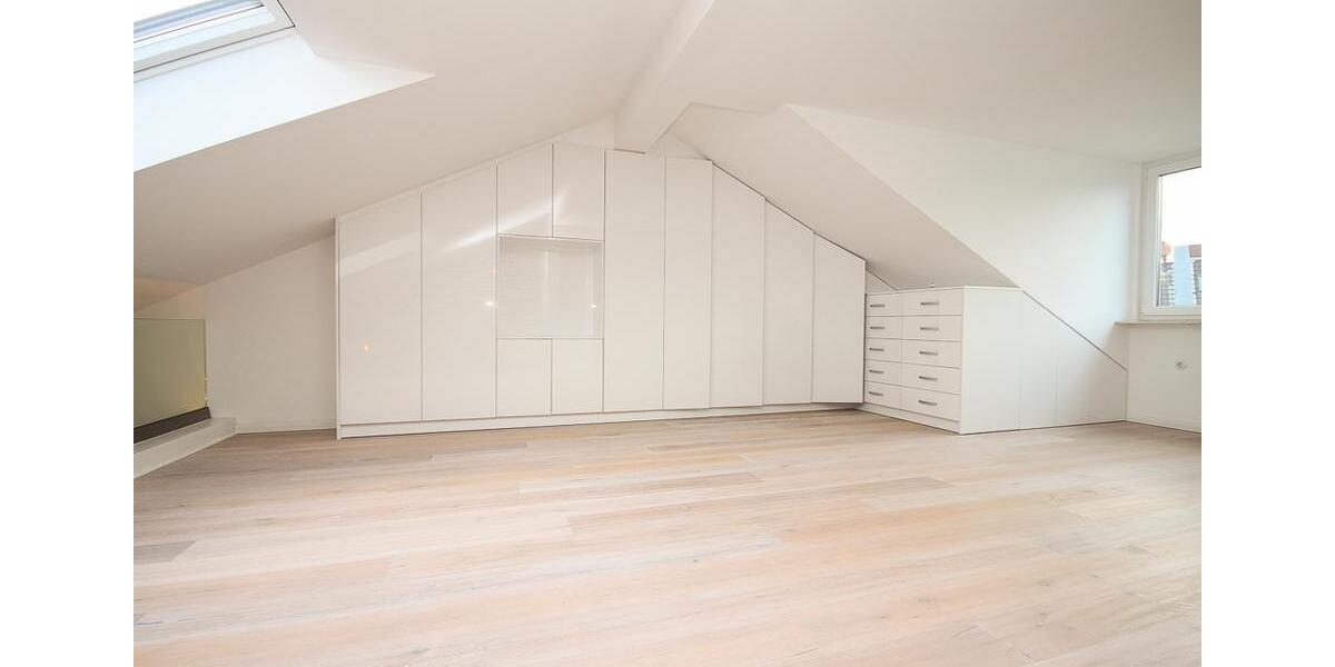 Dachgeschoßwohnung Düsseldorf Stadtbezirk 2 - 2 Zimmer, 89 m&sup2;, 1.700&euro; | Angebot:24889835