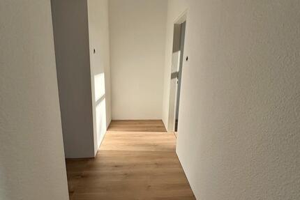 Wohnung Mönchengladbach Süd - 2 Zimmer, 70 m&sup2;, 600&euro; | Angebot:24599530