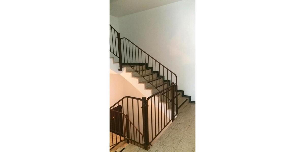 Etagenwohnung Krefeld - 2 Zimmer, 66 m&sup2;, 650&euro; | Angebot:25999477