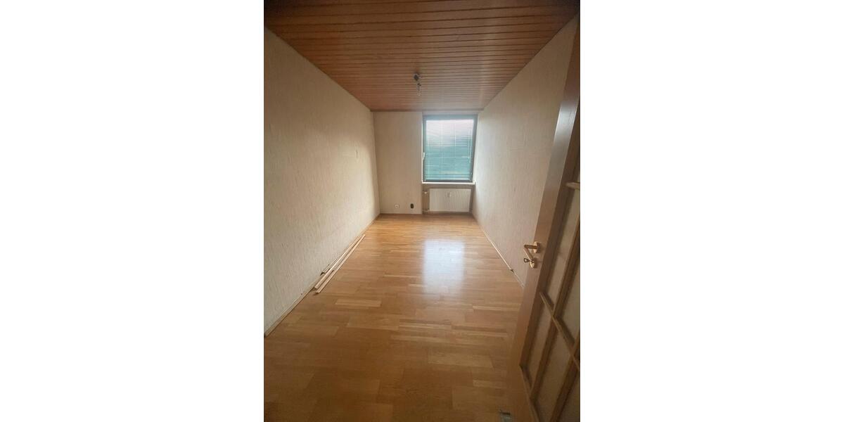 Hochparterre Düsseldorf Stadtbezirk 9 - 3.5 Zimmer, 77 m&sup2;, 220.000&euro; | Angebot:25933784