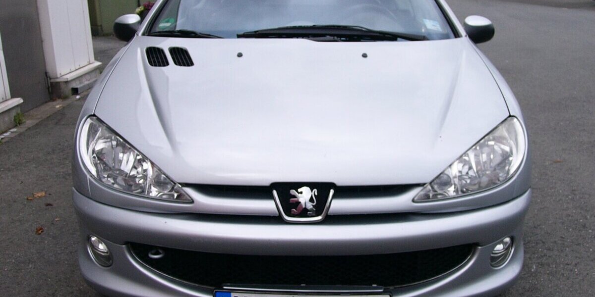 Peugeot 206 cc Cabrio Quiksilver Klimaautomatik Tüv 1/24 168.000 km 1.900 &euro; Ratingen 40885