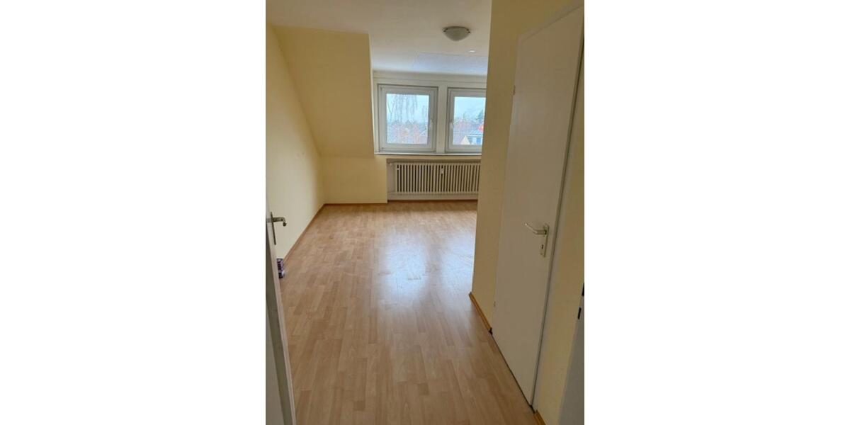 Dachgeschoßwohnung Pulheim - 3 Zimmer, 85 m&sup2;, 830&euro; | Angebot:25755281