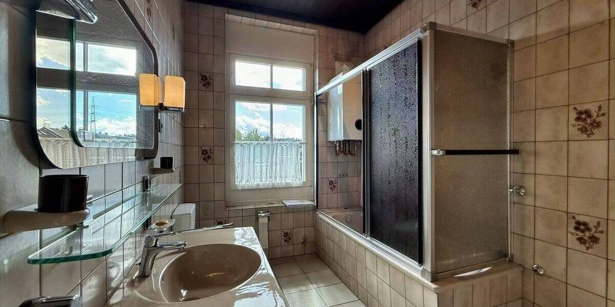 Reihenmittelhaus Mönchengladbach Rheydt - 5 Zimmer, 200 m&sup2;, 379.000&euro; | Angebot:25743749