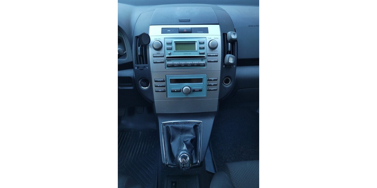 Toyota Corolla Verso 146.000 km 5.500 &euro; Krefeld 47798