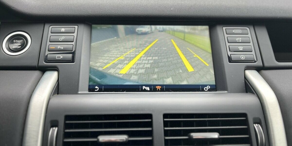 Land Rover Discovery Sport SE AWD/ Automatik/ Allrad/ Leder 206.000 km 9.890 &euro; Mönchengladbach 41066