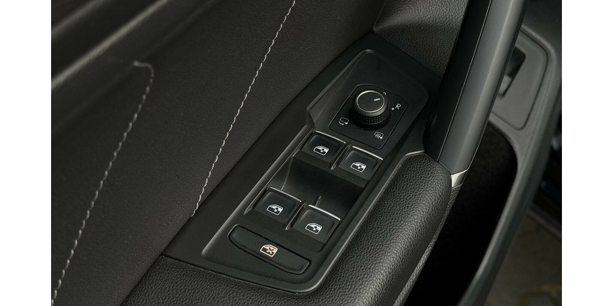 VW Tiguan Allspace R-LIne / 4Motion / Pano / Memory 99.000 km 33.490 &euro; Mönchengladbach 41066