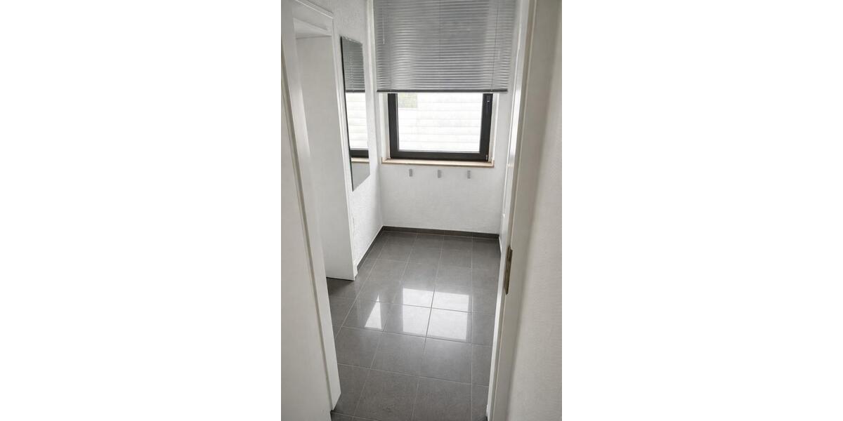 Etagenwohnung Mönchengladbach Nord - 3 Zimmer, 110 m&sup2;, 1.250&euro; | Angebot:26042324