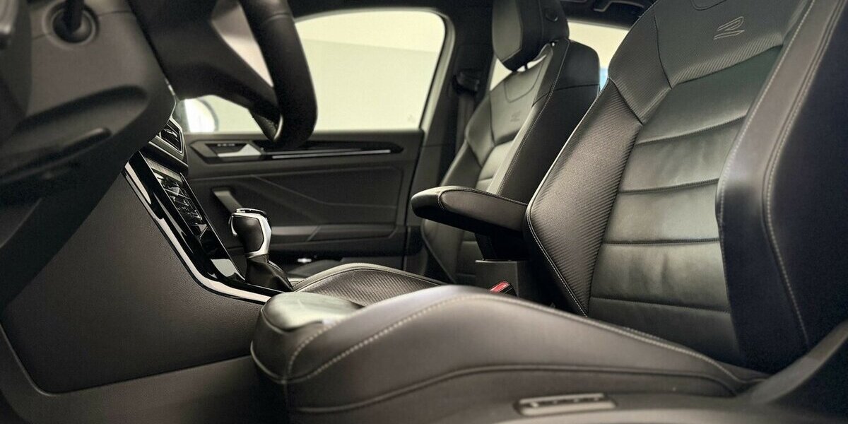 VW T-Roc R-Line/4Motion/Pano/Memory/Keyles 64.000 km 28.250 &euro; Mönchengladbach 41066