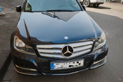 Mercedes-Benz C 180 117.000 km 12.700 &euro; Düsseldorf 40229