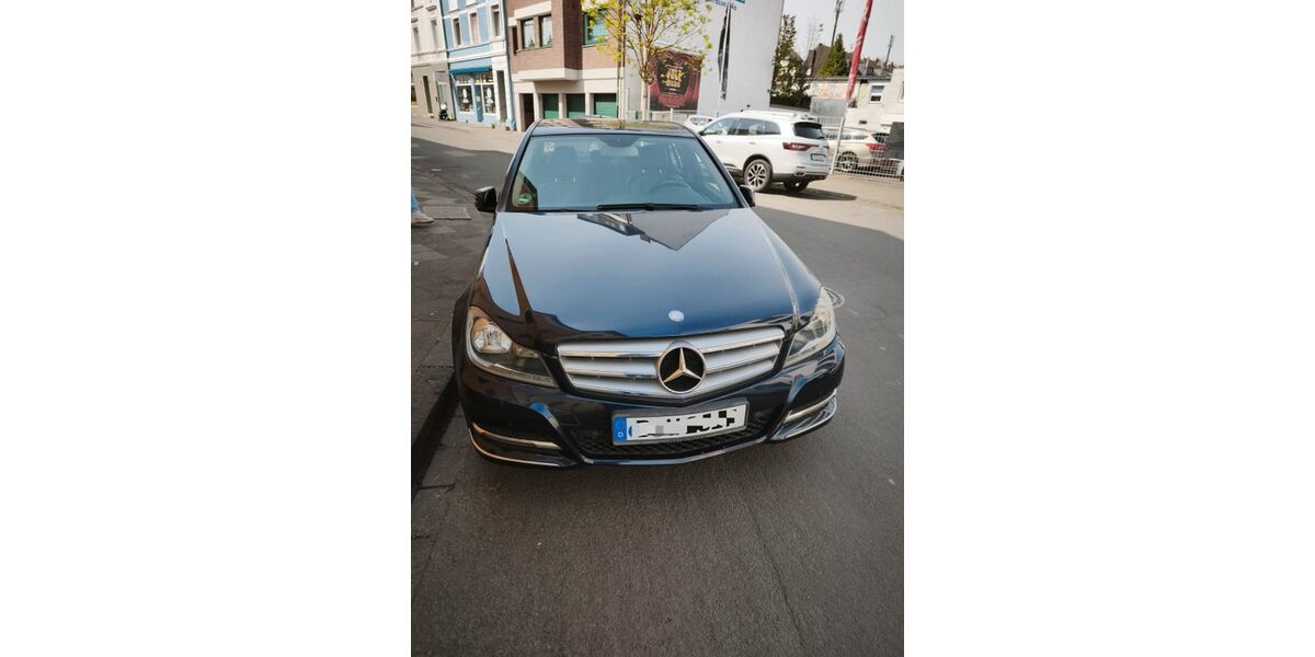Mercedes-Benz C 180 117.000 km 12.700 &euro; Düsseldorf 40229