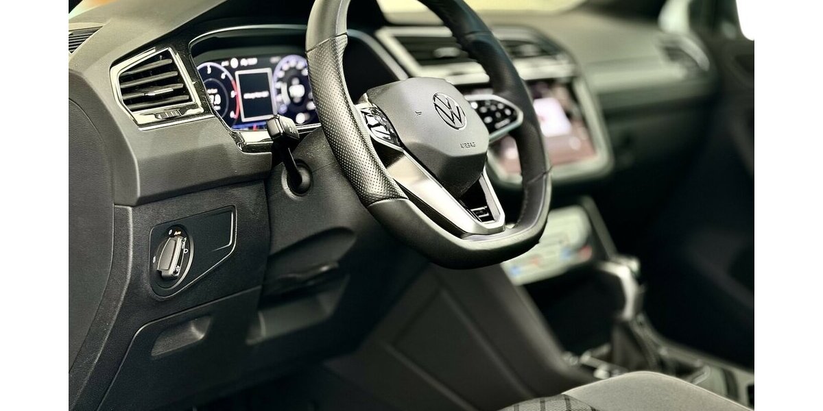 VW Tiguan R-Line / Pano / Kamera / KeylessGO 29.000 km 40.990 &euro; Mönchengladbach 41066