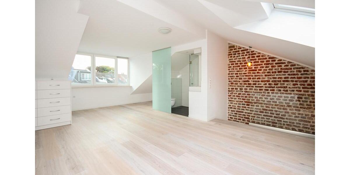 Dachgeschoßwohnung Düsseldorf Stadtbezirk 2 - 2 Zimmer, 89 m&sup2;, 1.700&euro; | Angebot:24889835