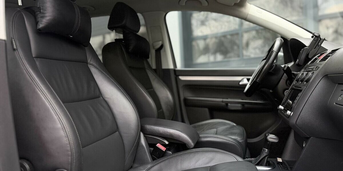 VW Touran R-Line / Leder / 7Sitze / 1.Hd / Navi 125.000 km 11.900 &euro; Mönchengladbach 41066