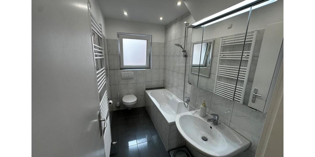 Erdgeschoßwohnung Krefeld - 3 Zimmer, 77 m&sup2;, 1.031&euro; | Angebot:26005017