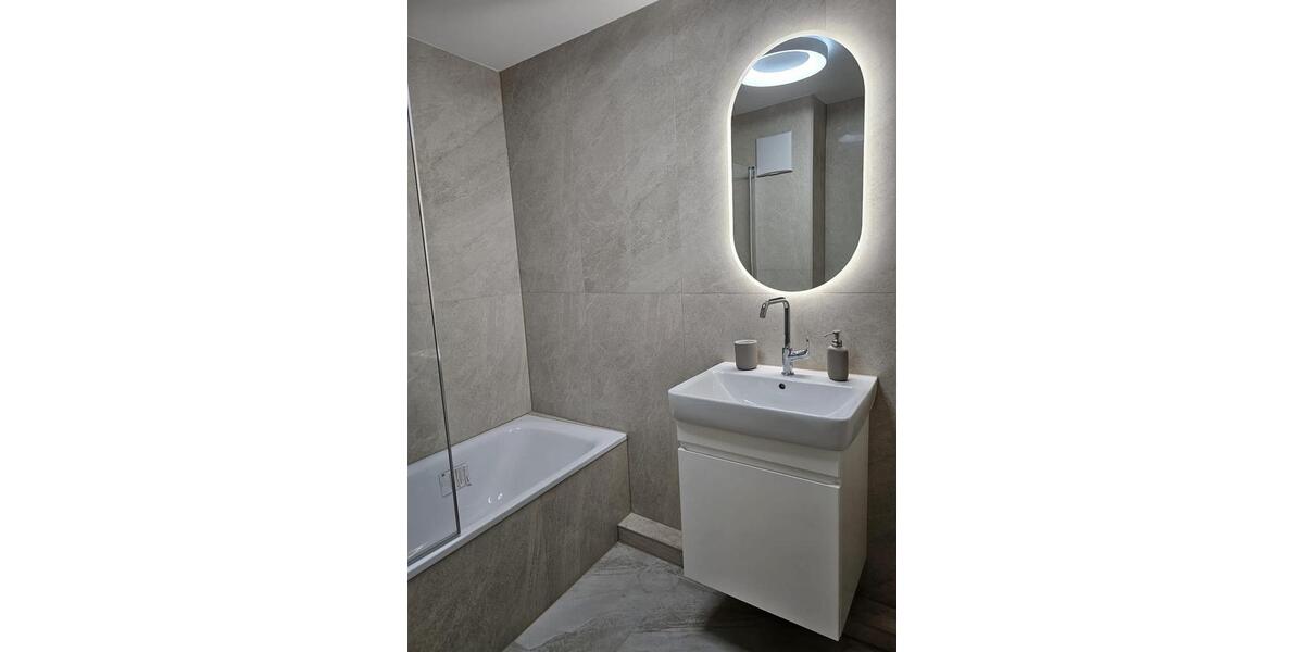 Etagenwohnung Düsseldorf Pempelfort - 3 Zimmer, 89 m&sup2;, 2.600&euro; | Angebot:26305500