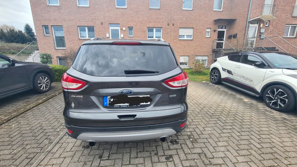 Ford Kuga 133.795 km 8.950 &euro; Niederkrüchten 41372