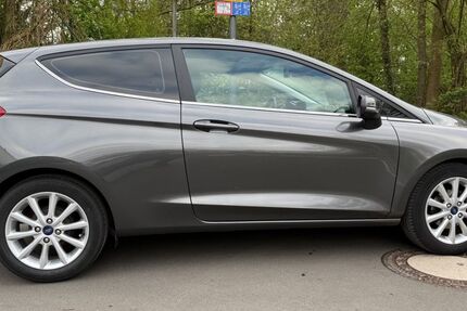 Ford Fiesta 63.000 km 12.000 &euro; Leverkusen 51373